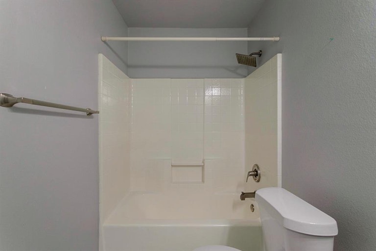 Photo 6 of 20 - 3480 Pinebrook Dr, Dallas, TX 75241