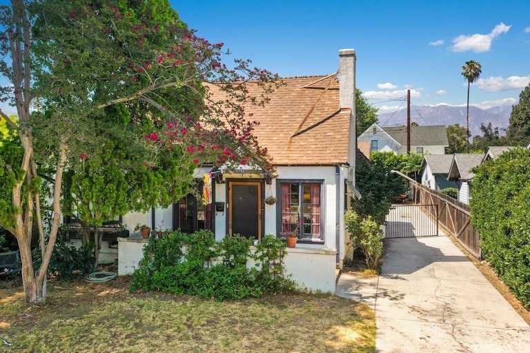 Photo 29 of 38 - 1791 Rose Villa St, Pasadena, CA 91106