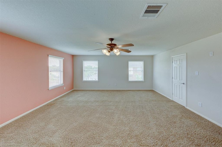 Photo 33 of 50 - 2240 Lakeway Dr, Friendswood, TX 77546