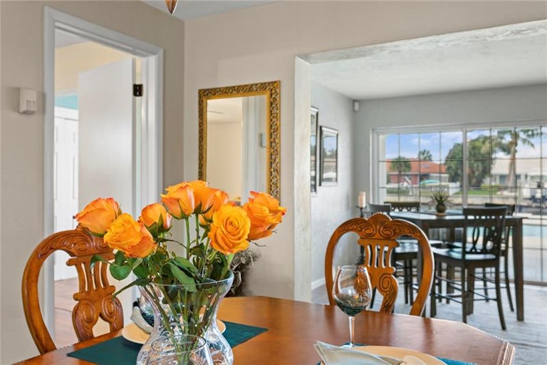 Photo 18 of 52 - 4328 40th St S, Saint Petersburg, FL 33711