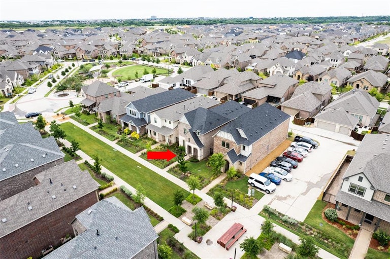Photo 30 of 30 - 1503 English Blue Ln, Arlington, TX 76005