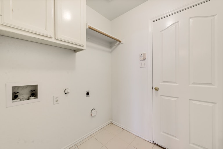 Photo 26 of 29 - 3954 Wisteria Ln, Haltom City, TX 76137