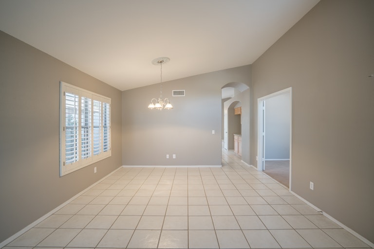 Photo 11 of 34 - 6463 W Adobe Dr, Glendale, AZ 85308
