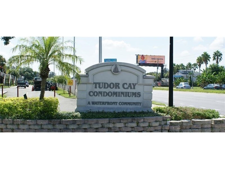 Photo 8 of 11 - 9203 Tudor Dr Unit N201, Tampa, FL 33615