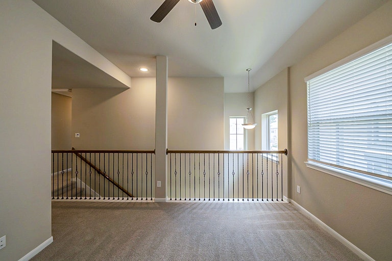 Photo 22 of 32 - 12426 Alora Bluff Trl, Humble, TX 77346