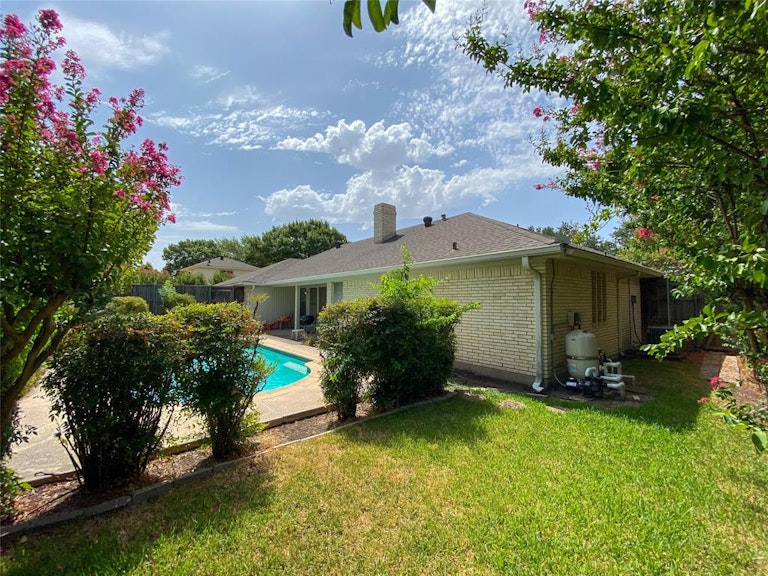 Photo 31 of 32 - 6 Briarcrest Ct, Richardson, TX 75081