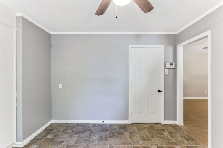 Photo 12 of 25 - 7008 Shauna Dr, North Richland Hills, TX 76180