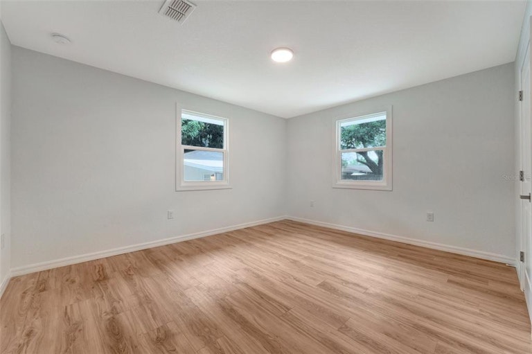 Photo 18 of 36 - 5801 78th Ave N, Pinellas Park, FL 33781