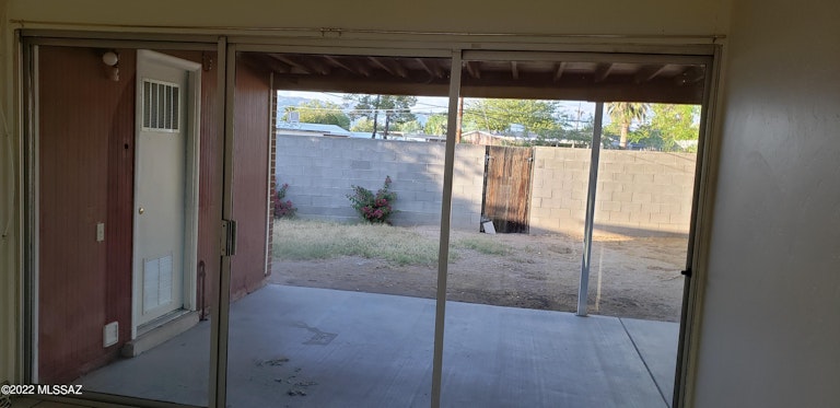 Photo 5 of 10 - 8319 E 18th St, Tucson, AZ 85710