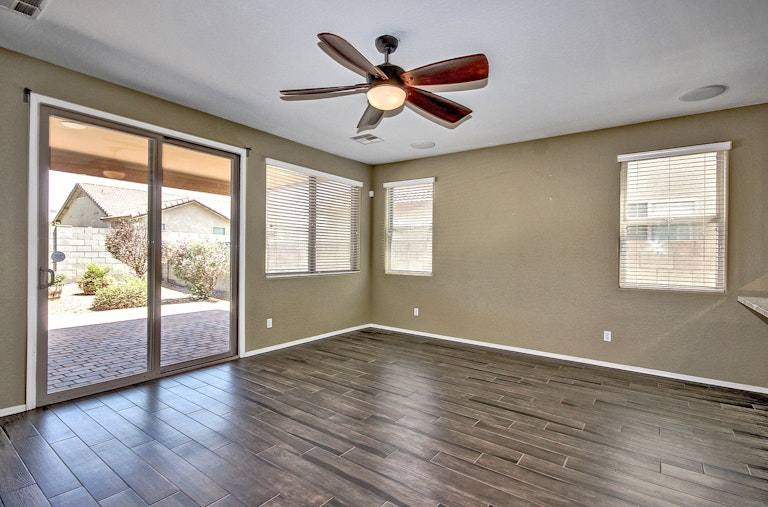 Photo 6 of 20 - 5309 S 33rd Dr, Phoenix, AZ 85041