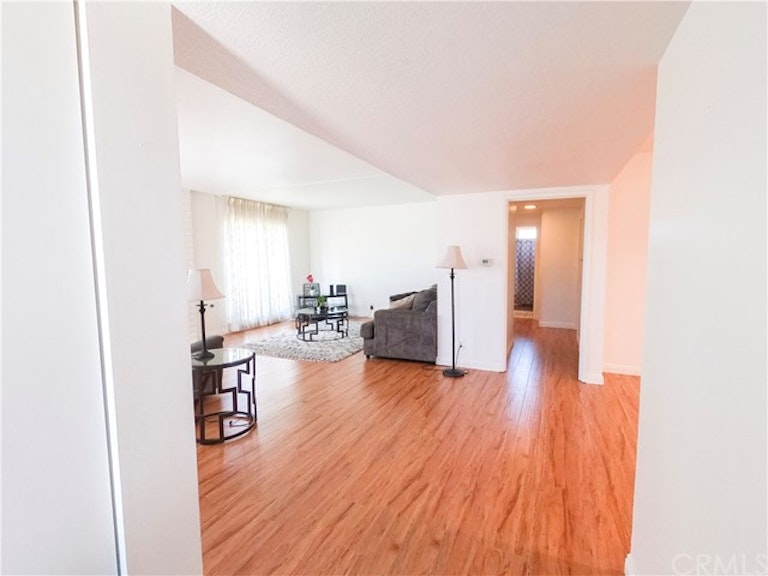 Photo 12 of 32 - 1900 W Glenoaks Ave Unit C, Anaheim, CA 92801