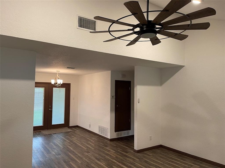 Photo 6 of 40 - 208 Guinevere Dr, Weatherford, TX 76086