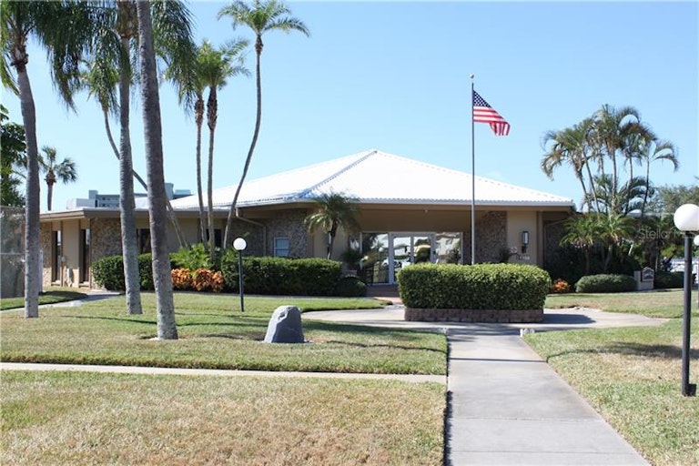 Photo 24 of 25 - 14392 Yacht Club Blvd, Seminole, FL 33776