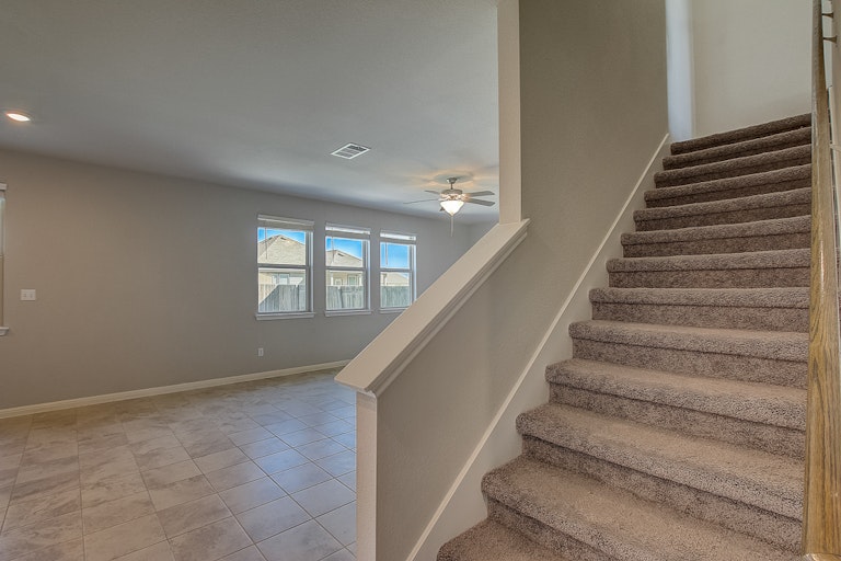 Photo 11 of 37 - 143 Vickers St, Georgetown, TX 78628