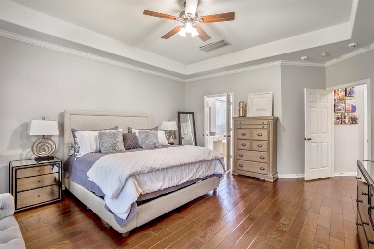 Photo 21 of 50 - 1455 Hatchmere Pl, Spring, TX 77379