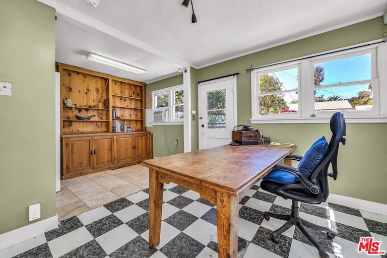 Photo 30 of 45 - 10643 Blix St, North Hollywood, CA 91602