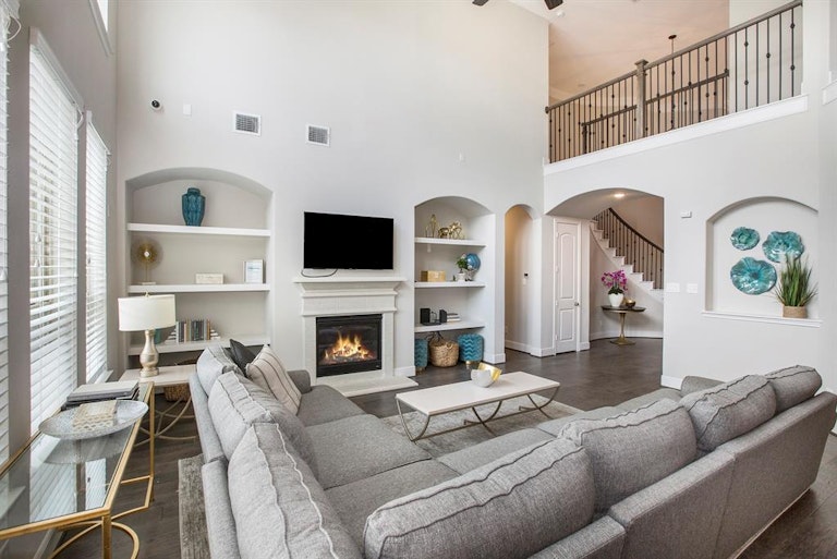 Photo 12 of 47 - 10610 Grace Hollow Dr, Cypress, TX 77433