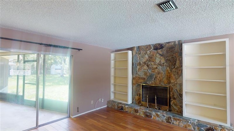 Photo 5 of 35 - 9118 Nile Dr, New Port Richey, FL 34655