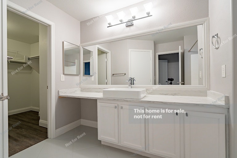 Photo 15 of 29 - 1470 S Red Rock Ct Unit A, Gilbert, AZ 85296