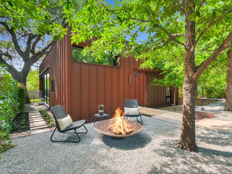 Photo 2 of 20 - 2906 Rio Grande St, Austin, TX 78705