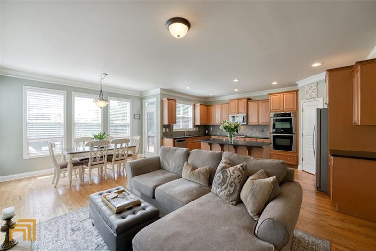 Photo 11 of 71 - 6021 Stillwater Pl, Flowery Branch, GA 30542