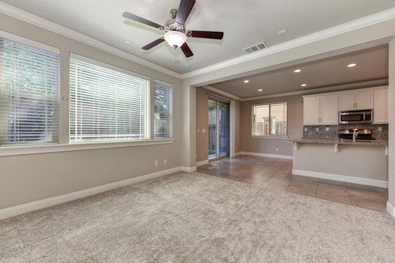 Photo 14 of 34 - 668 Addison Ln, Folsom, CA 95630
