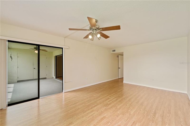 Photo 15 of 41 - 3518 Richwood Link #52, Sarasota, FL 34235