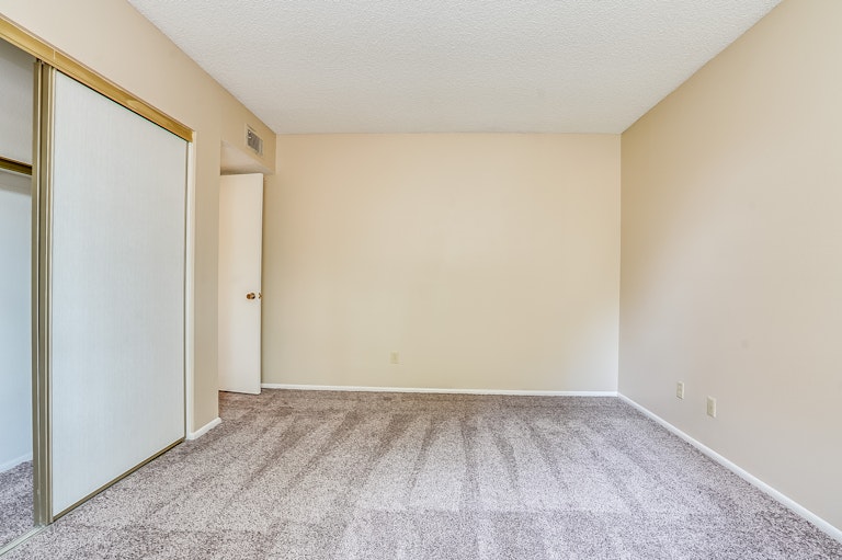 Photo 25 of 32 - 2176 E Ellis Dr, Tempe, AZ 85282