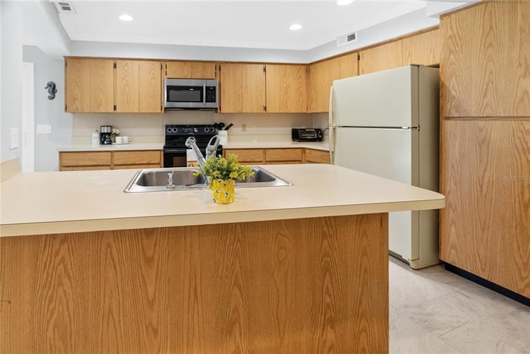 Photo 29 of 50 - 2982 Enisgrove Dr, Palm Harbor, FL 34683