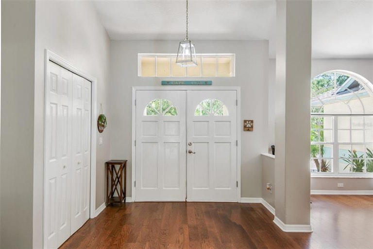 Photo 5 of 50 - 1719 Woodpond Way, Lutz, FL 33559
