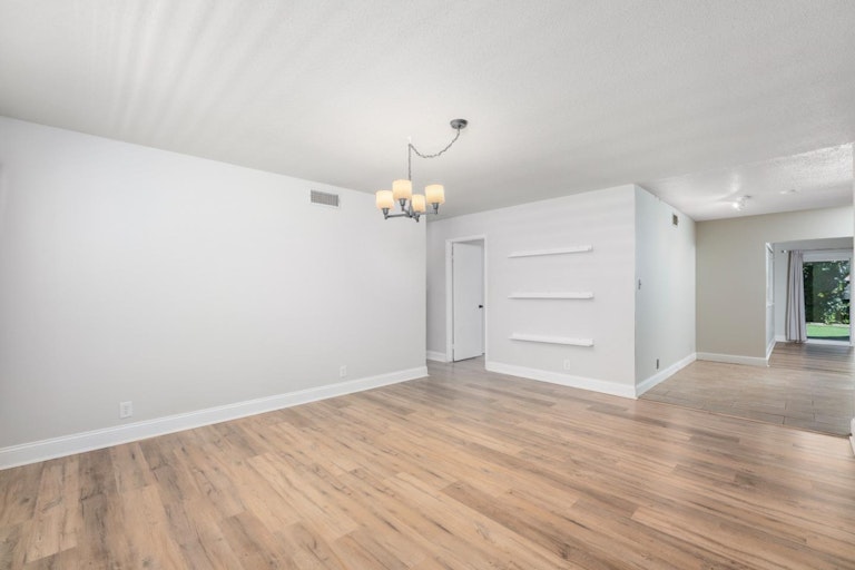 Photo 26 of 52 - 2341 Rogue River Dr, Sacramento, CA 95826