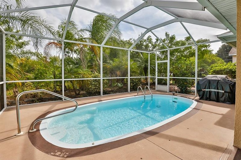 Photo 6 of 24 - 5209 Clover Mist Dr, Apollo Beach, FL 33572