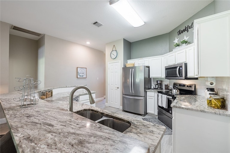 Photo 16 of 40 - 21004 Apache Plum Ln, Pflugerville, TX 78660