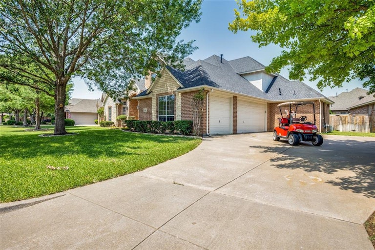 Photo 2 of 39 - 13855 E Riviera Dr, Burleson, TX 76028