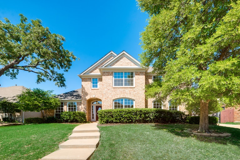 Photo 32 of 33 - 913 Rolling Ridge Dr, Keller, TX 76248