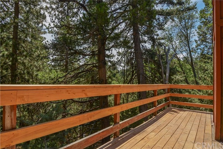 Photo 21 of 25 - 679 Oak Dr, Twin Peaks, CA 92391