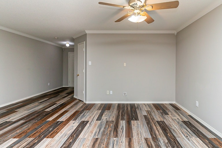Photo 18 of 27 - 610 Silvertop Rd, Arlington, TX 76002