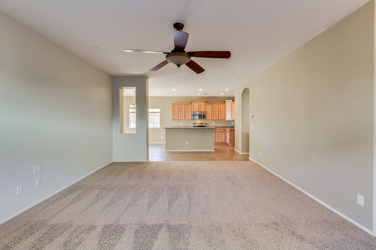 Photo 4 of 36 - 304 W Dragon Tree Ave, San Tan Valley, AZ 85140