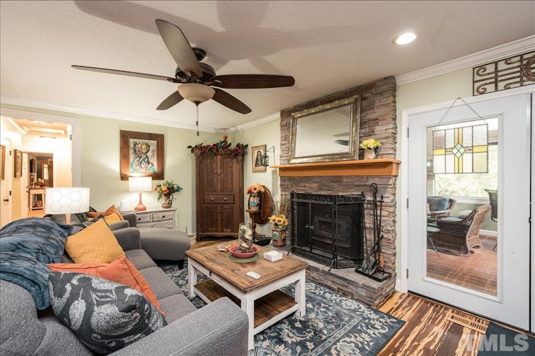 Photo 1 of 40 - 13041 Norwood Rd, Raleigh, NC 27613