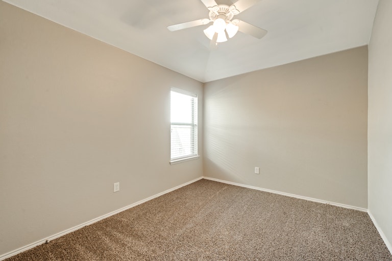 Photo 21 of 27 - 8508 Minturn Dr, Fort Worth, TX 76131