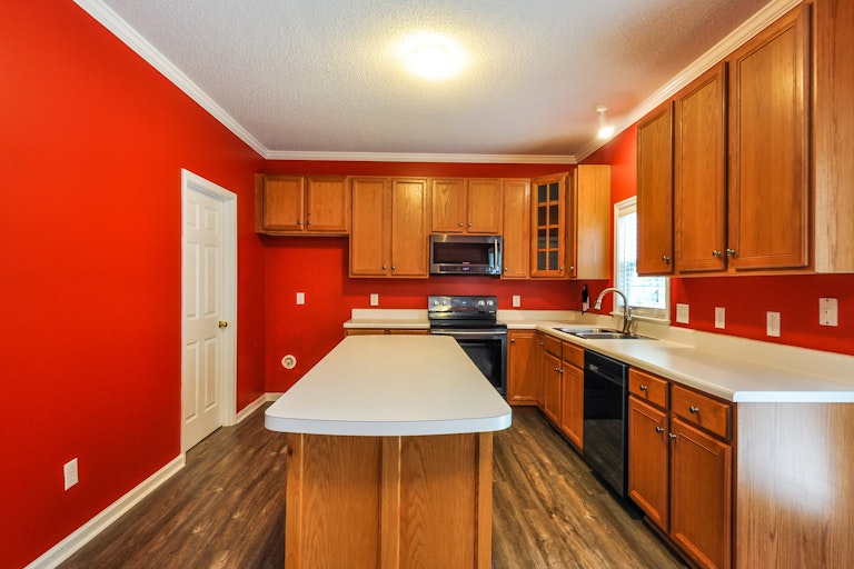 Photo 2 of 25 - 285 Trenburg Pl, Clayton, NC 27520