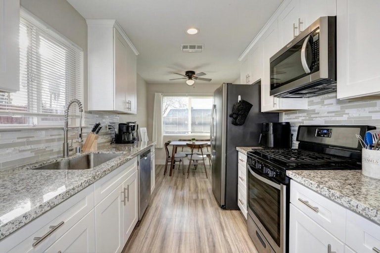 Photo 18 of 28 - 6235 Whitecliff Way, North Highlands, CA 95660