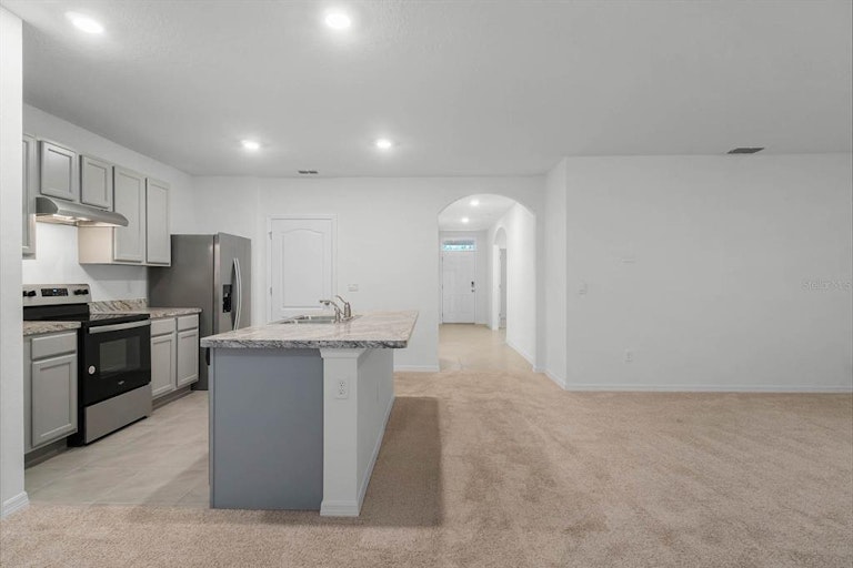 Photo 18 of 40 - 729 Squires Grove Dr, Winter Haven, FL 33880
