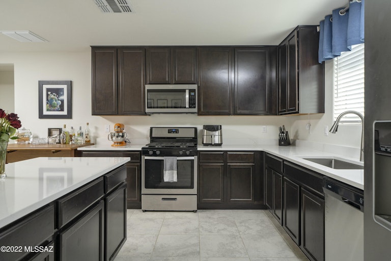 Photo 7 of 17 - 884 W Calle Sucre, Sahuarita, AZ 85629