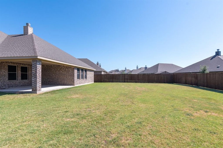 Photo 35 of 35 - 7600 Northumberland Dr, Fort Worth, TX 76179