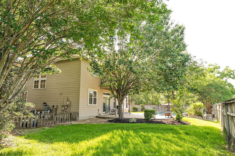 Photo 16 of 17 - 19 Cider Mill Ct, Spring, TX 77382