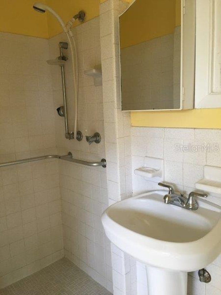 Photo 6 of 8 - 4730 Foothill Dr, Holiday, FL 34690