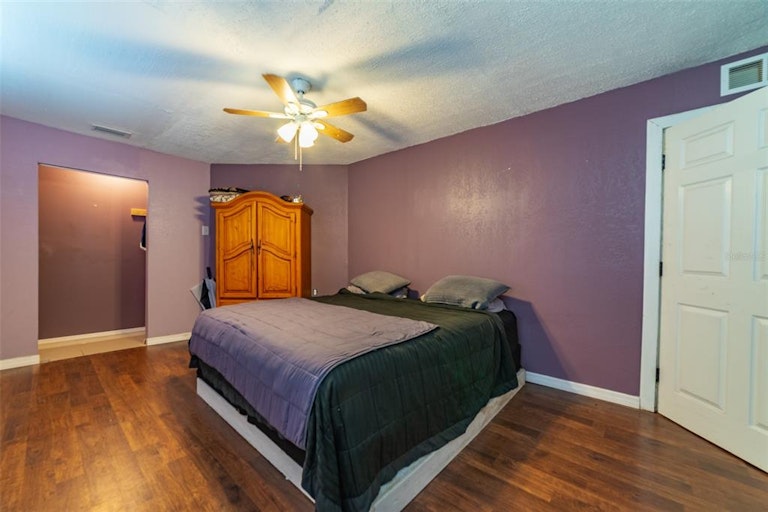 Photo 34 of 51 - 6704 50th Ave N, Saint Petersburg, FL 33709
