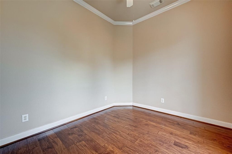 Photo 32 of 38 - 2 Olmstead Row, Spring, TX 77380