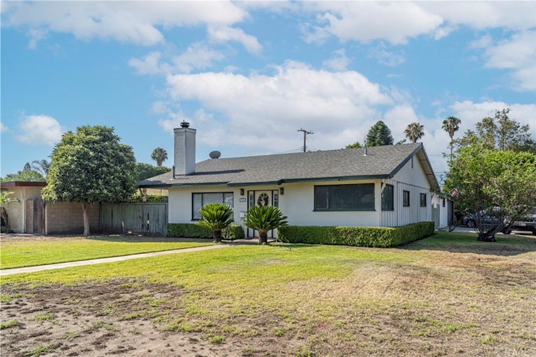 Photo 2 of 37 - 19002 E Haltern Ave, Glendora, CA 91740